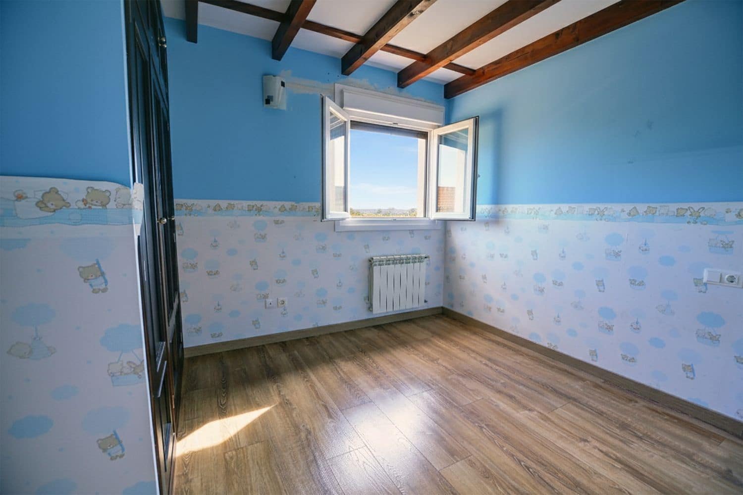 4 makuuhuone Omakotitalo myytävänä paikassa Castrillon mukana 
autotalli - 475 000 € (Ref: 9632915)