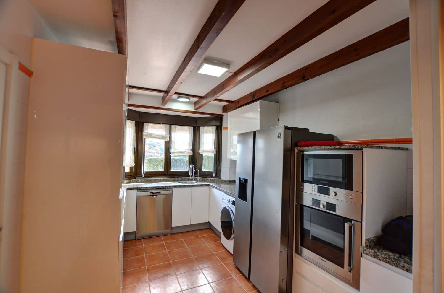 4 makuuhuone Omakotitalo myytävänä paikassa Castrillon mukana 
autotalli - 475 000 € (Ref: 9632915)