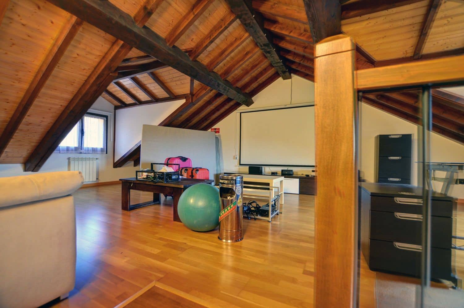 4 makuuhuone Omakotitalo myytävänä paikassa Castrillon mukana 
autotalli - 475 000 € (Ref: 9632915)