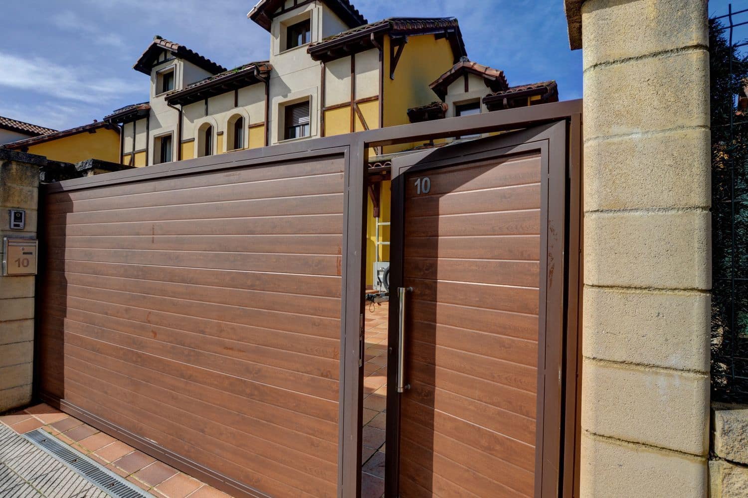 4 makuuhuone Omakotitalo myytävänä paikassa Castrillon mukana 
autotalli - 475 000 € (Ref: 9632915)