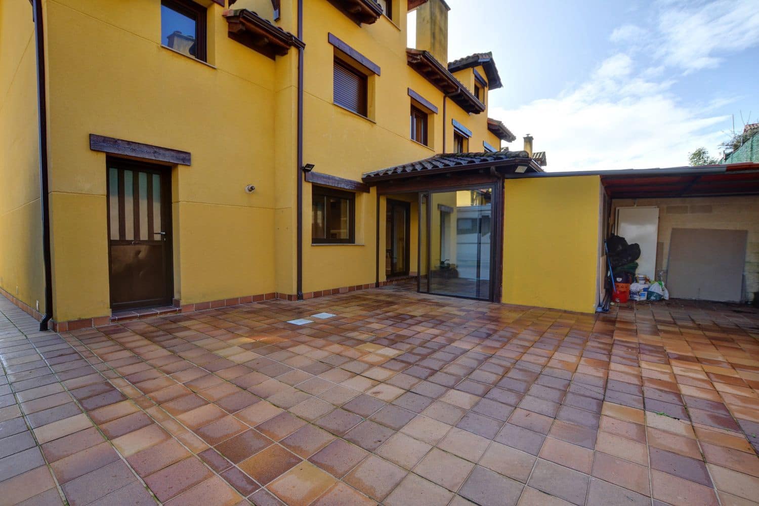 4 makuuhuone Omakotitalo myytävänä paikassa Castrillon mukana 
autotalli - 475 000 € (Ref: 9632915)