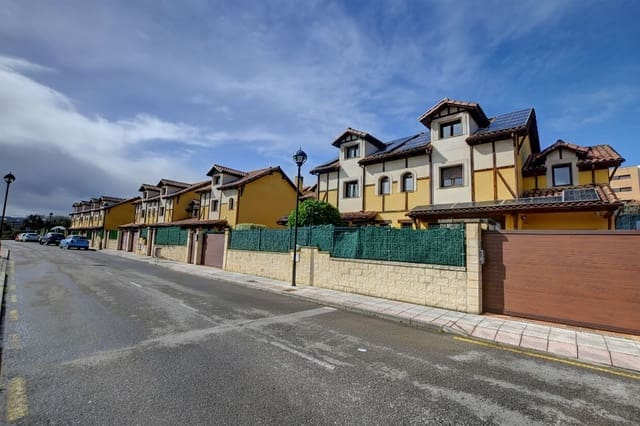 4 makuuhuone Omakotitalo myytävänä paikassa Castrillón mukana 
autotalli - 475 000 € (Ref: 9632915)