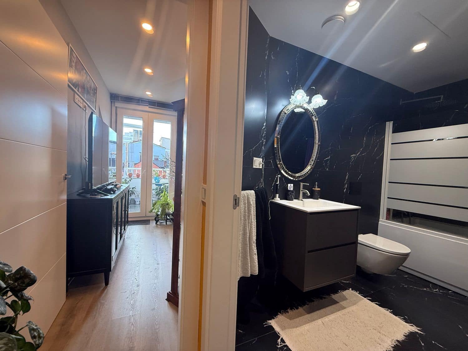 2 bedroom Apartment for sale in Gijon with garage - € 379,000 (Ref: 9636198)