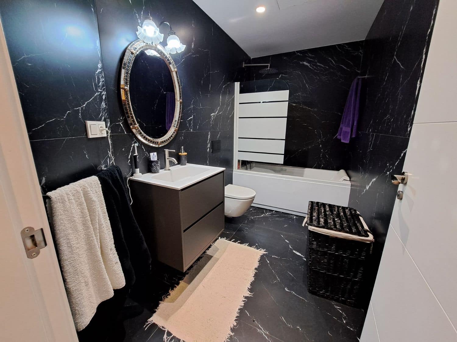 2 bedroom Apartment for sale in Gijon with garage - € 379,000 (Ref: 9636198)