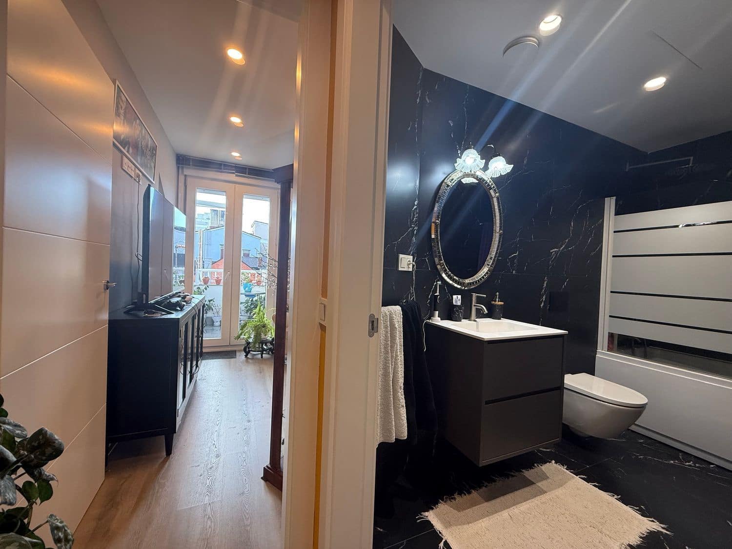 2 bedroom Apartment for sale in Gijon with garage - € 379,000 (Ref: 9636198)