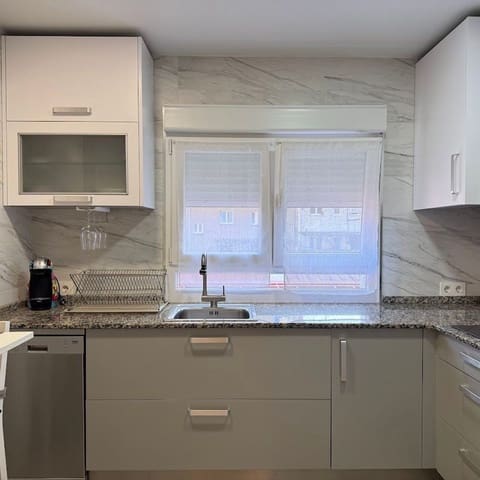 2 sypialnia Apartament do wynajęcia w Centro Urbano, Gijón z garażem - 800 € (Ref: 9636199)