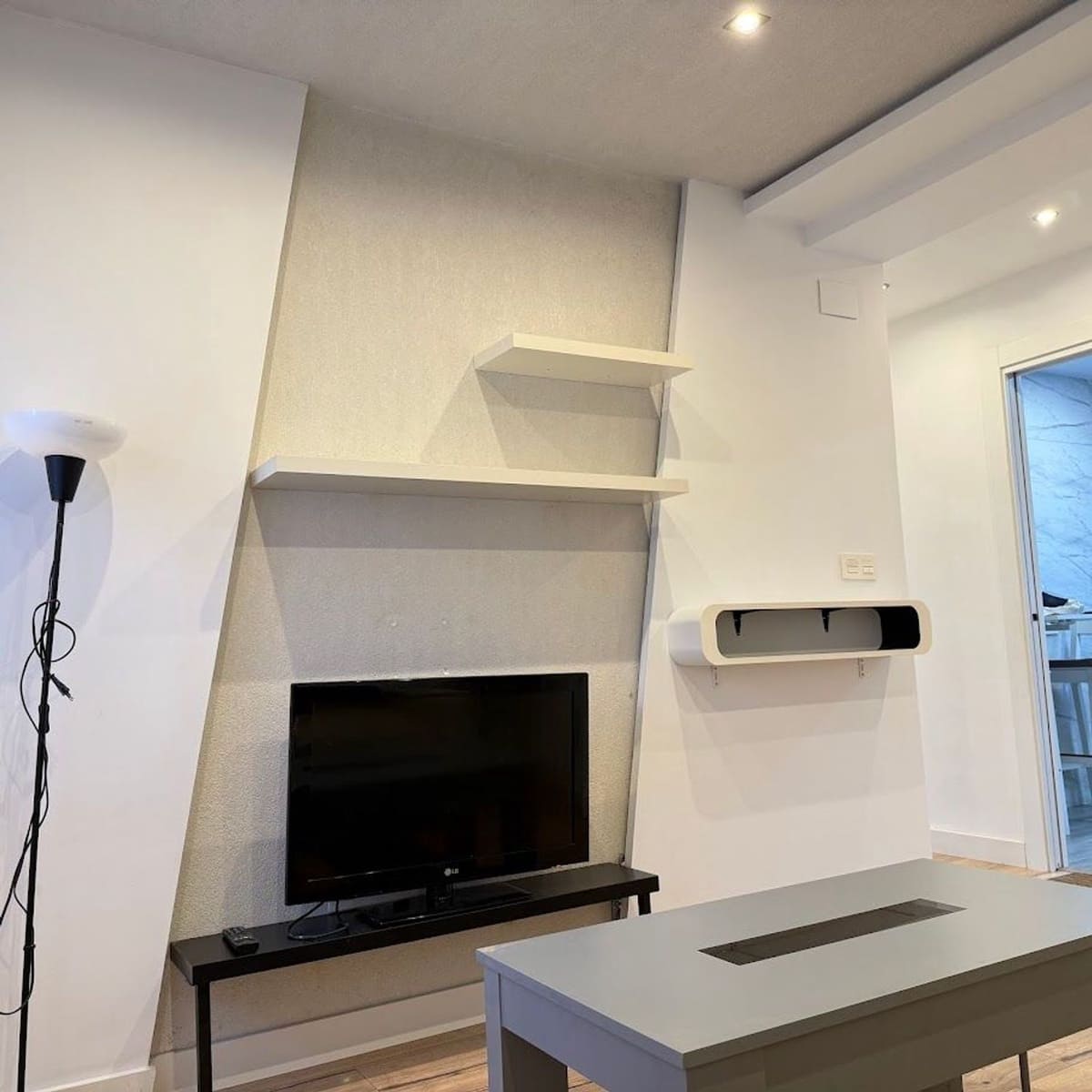 2 bedroom Apartment for rent in Gijon with garage - € 800 (Ref: 9636199)