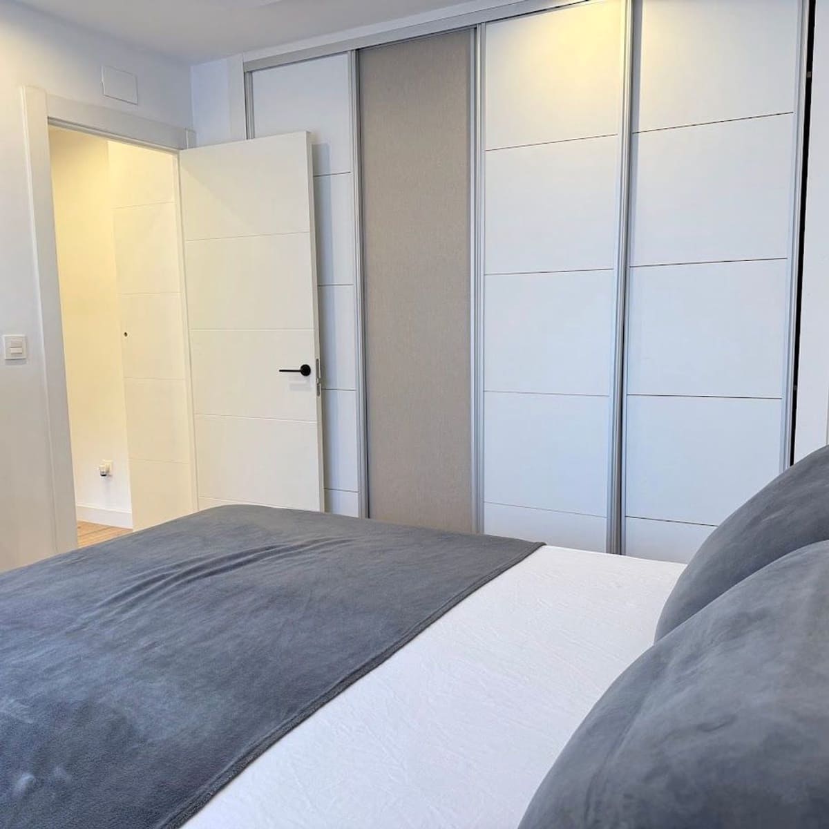 2 bedroom Apartment for rent in Gijon with garage - € 800 (Ref: 9636199)