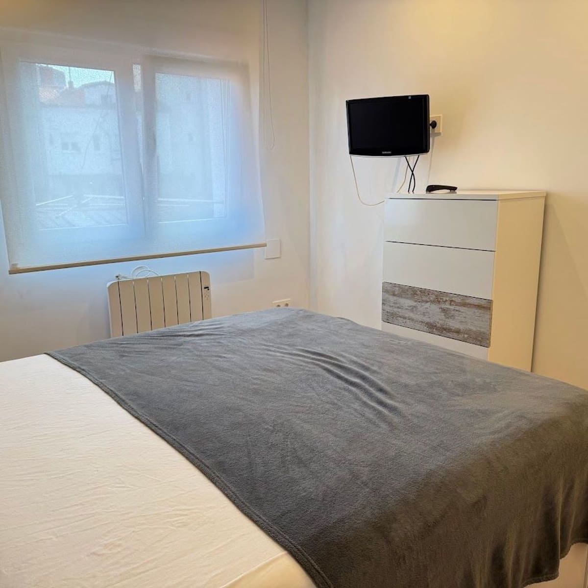 2 bedroom Apartment for rent in Gijon with garage - € 800 (Ref: 9636199)