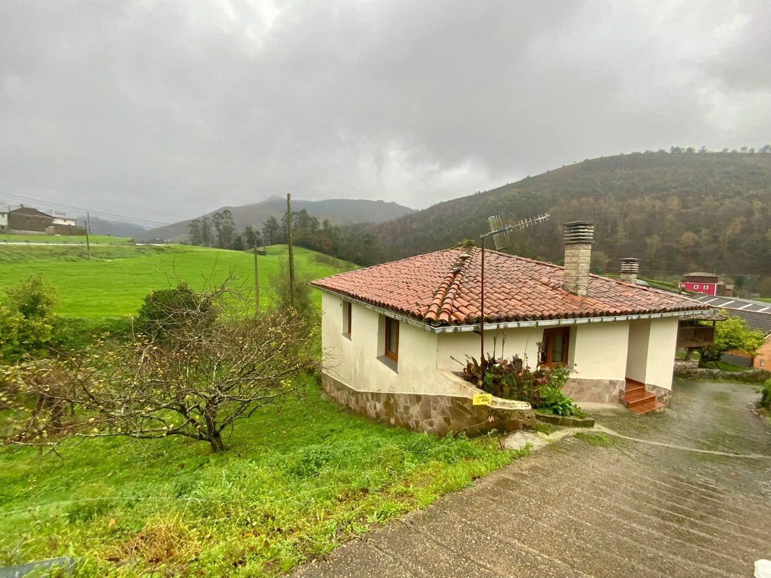 Finca/Casa Rural de 2 habitaciones en Luarca en venta con garaje - 149.000 € (Ref: 9643675)
