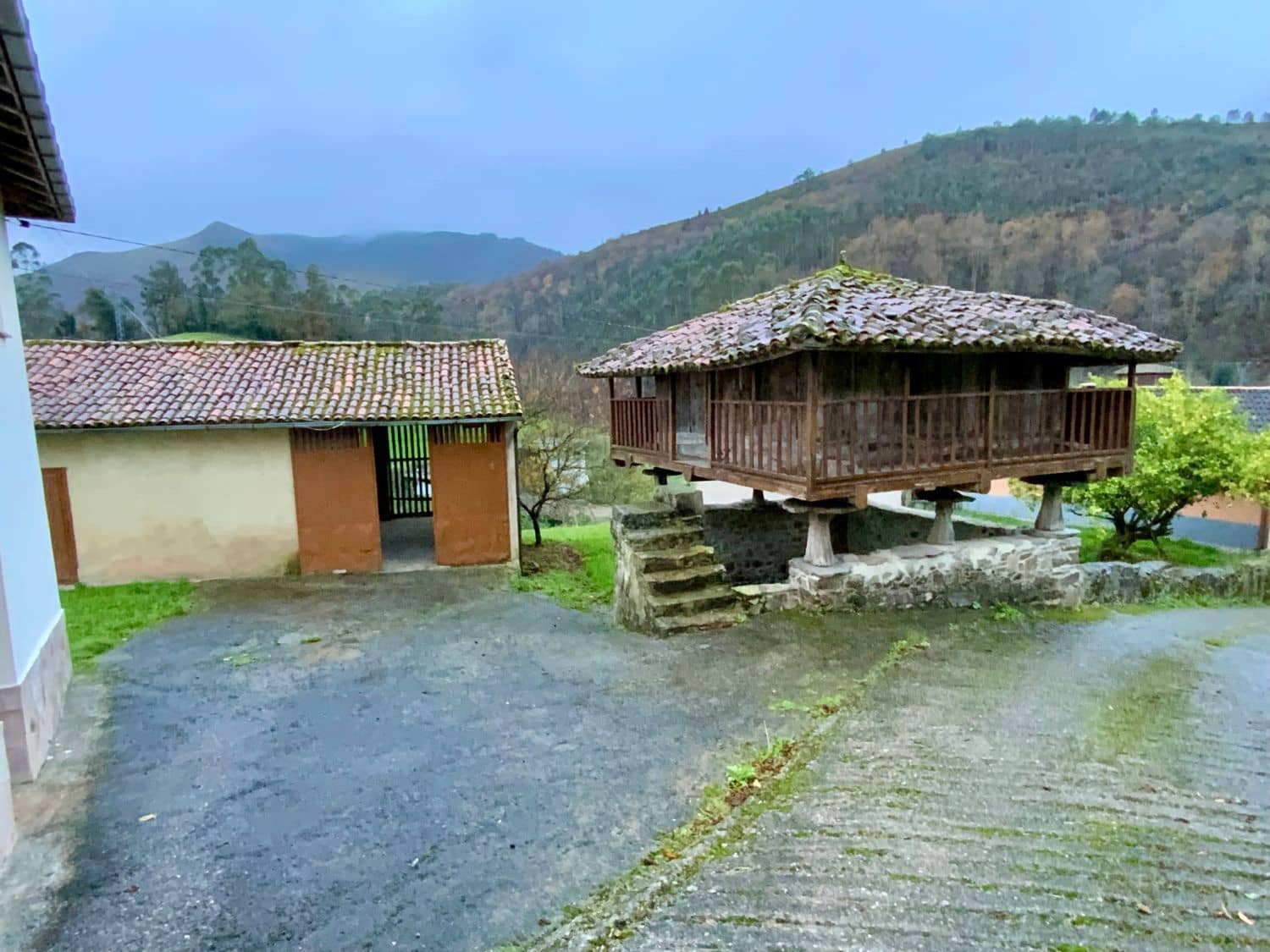 Finca/Casa Rural de 2 habitaciones en Luarca en venta con garaje - 149.000 € (Ref: 9643675)