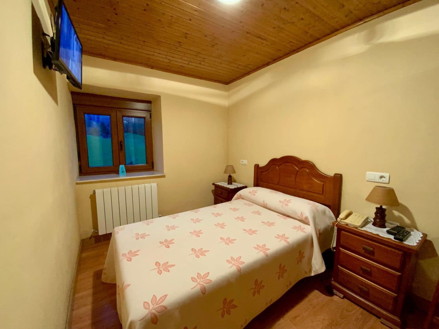 Finca/Casa Rural de 2 habitaciones en Luarca en venta con garaje - 149.000 € (Ref: 9643675)