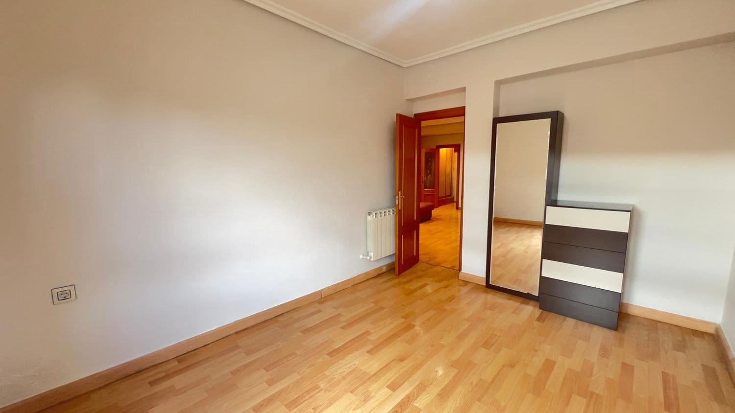 3 soveværelse Lejlighed til salg i Gijon med garage - € 183.000 (Ref: 9647776)