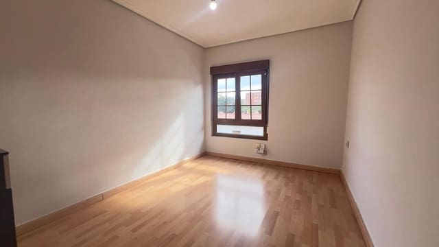 3 soveværelse Lejlighed til salg i Centro Urbano, Gijón med garage - € 183.000 (Ref: 9647776)