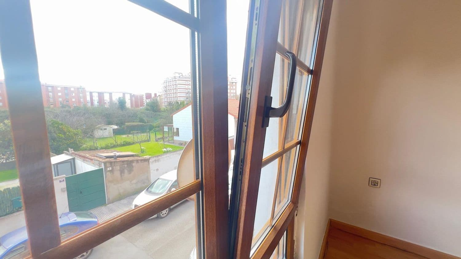 3 soveværelse Lejlighed til salg i Gijon med garage - € 183.000 (Ref: 9647776)