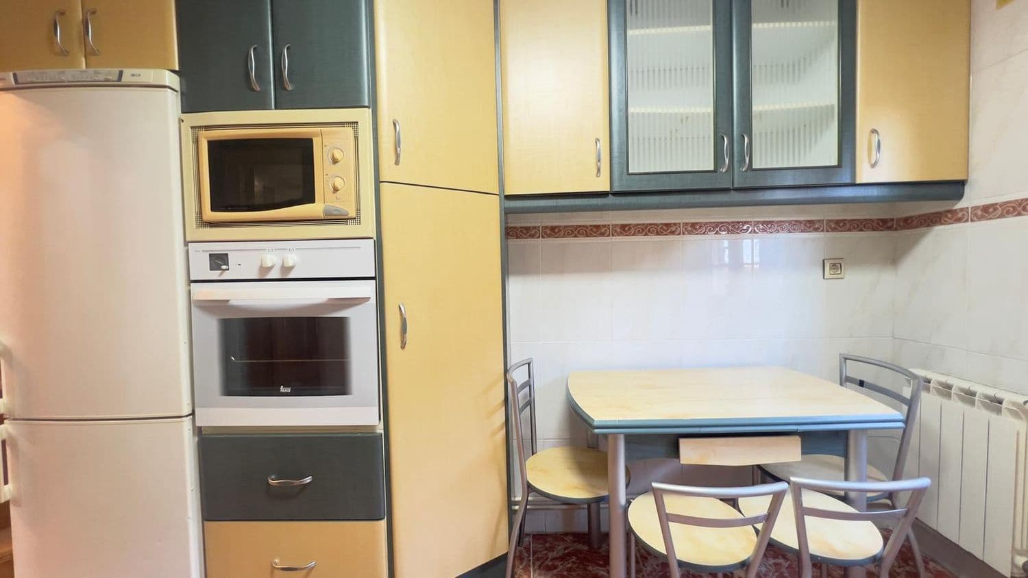 3 soveværelse Lejlighed til salg i Gijon med garage - € 183.000 (Ref: 9647776)