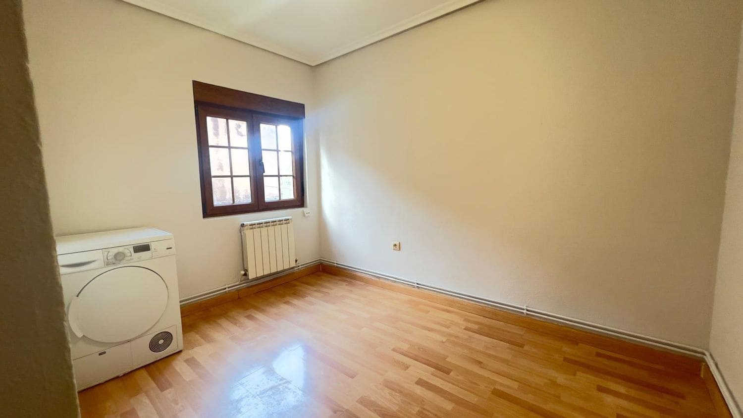 3 soveværelse Lejlighed til salg i Gijon med garage - € 183.000 (Ref: 9647776)