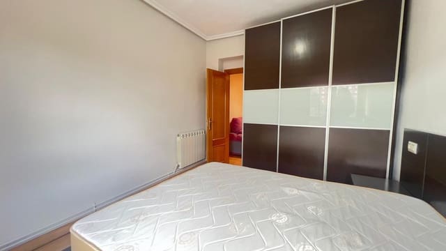 3 soveværelse Lejlighed til salg i Centro Urbano, Gijón med garage - € 183.000 (Ref: 9647776)