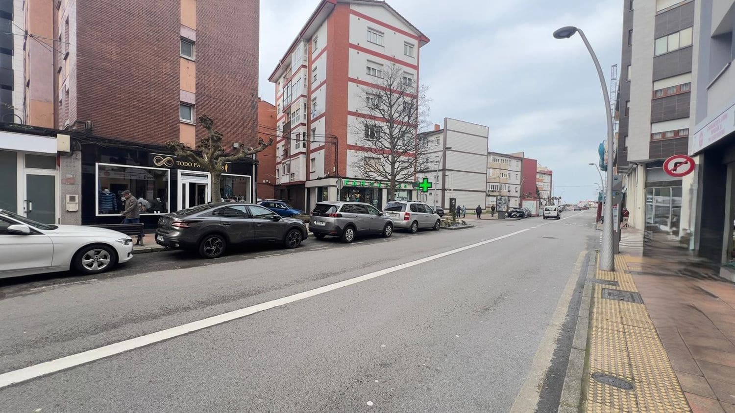 3 soveværelse Lejlighed til salg i Gijon med garage - € 183.000 (Ref: 9647777)