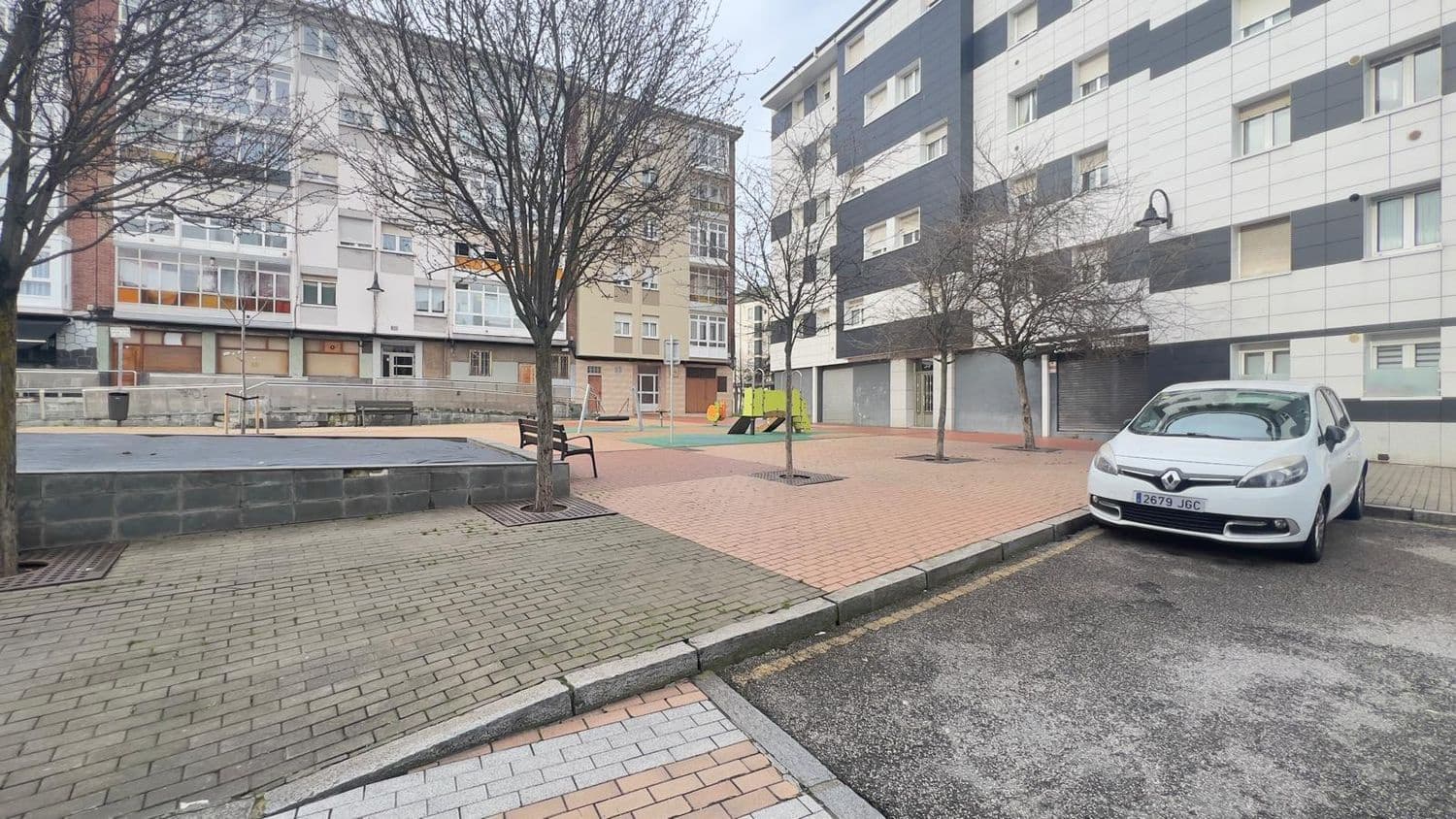 3 soveværelse Lejlighed til salg i Gijon med garage - € 183.000 (Ref: 9647777)