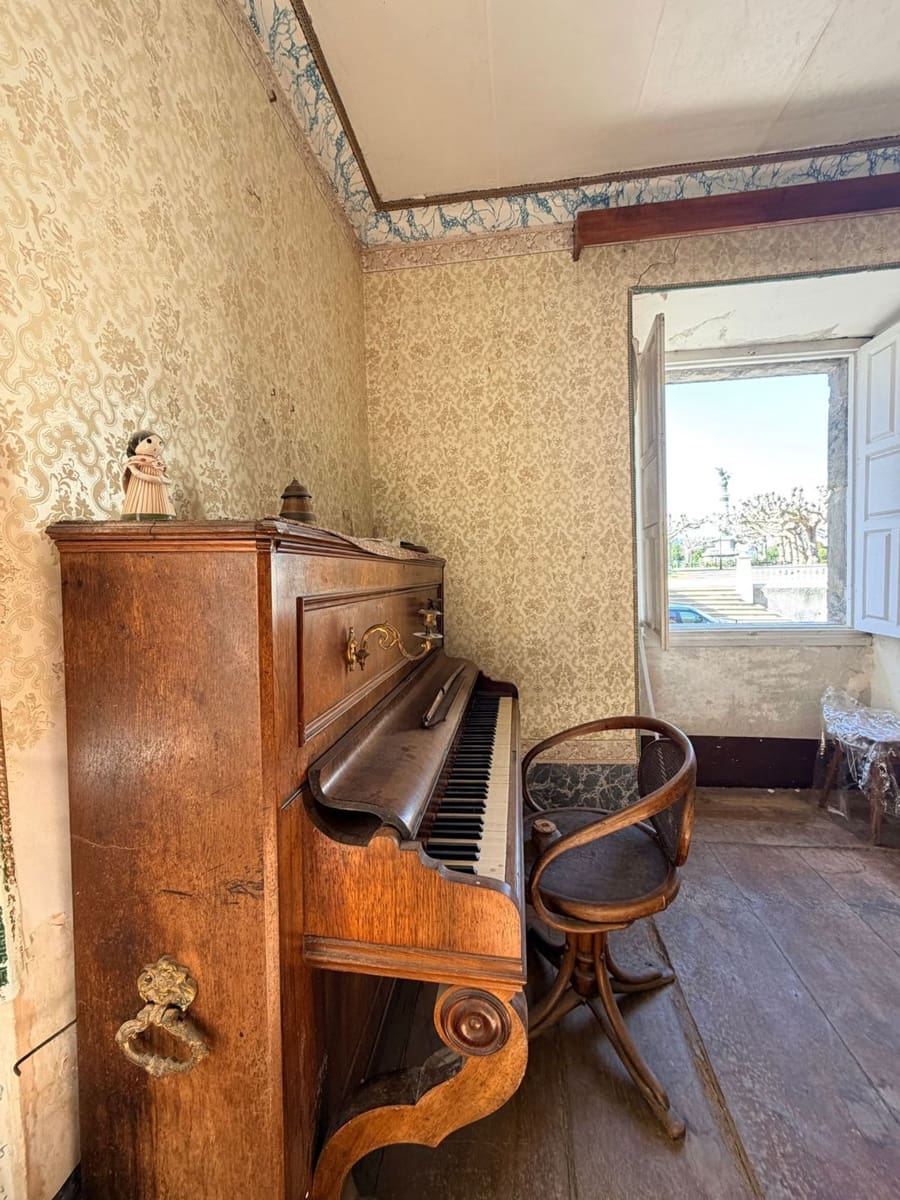 Chalet de 5 habitaciones en Castropol en venta con garaje - 375.000 € (Ref: 9647779)