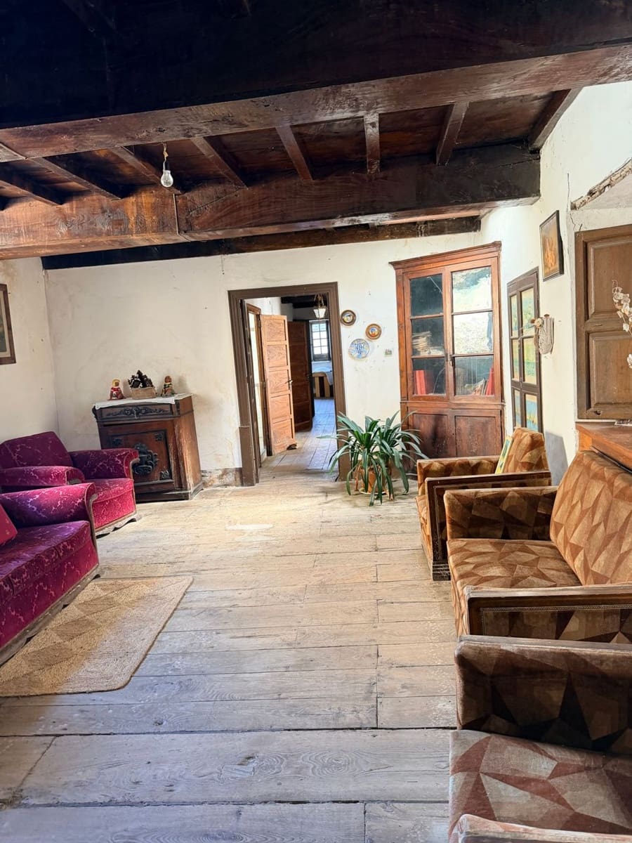 Chalet de 5 habitaciones en Castropol en venta con garaje - 375.000 € (Ref: 9647779)