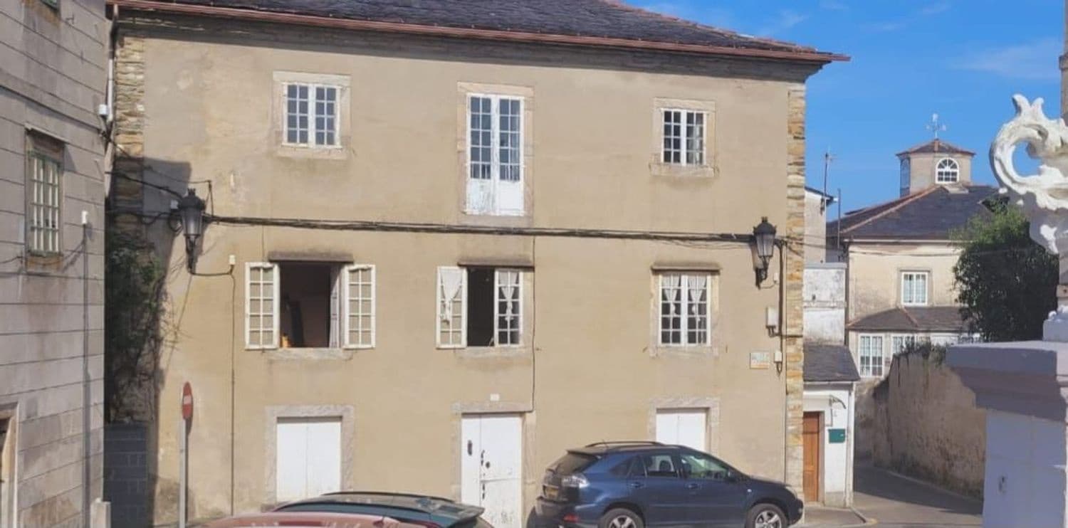 Chalet de 5 habitaciones en Castropol en venta con garaje - 375.000 € (Ref: 9647779)