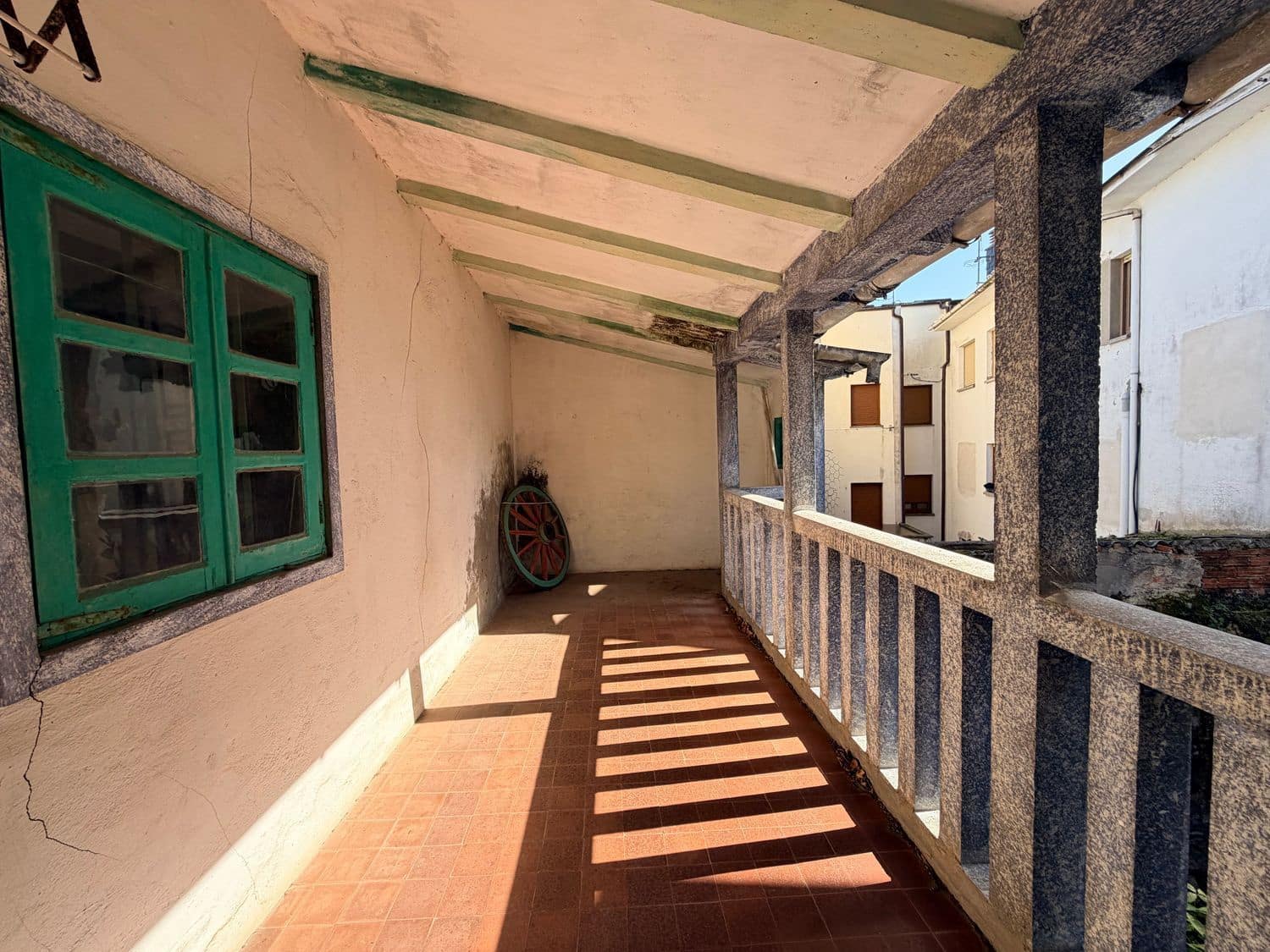 Chalet de 5 habitaciones en Castropol en venta con garaje - 375.000 € (Ref: 9647779)