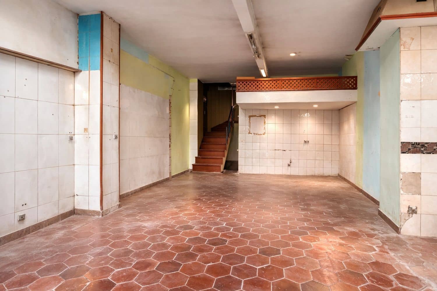 Kaupallinen myytävänä paikassa Gijon - 60 000 € (Ref: 9651088)