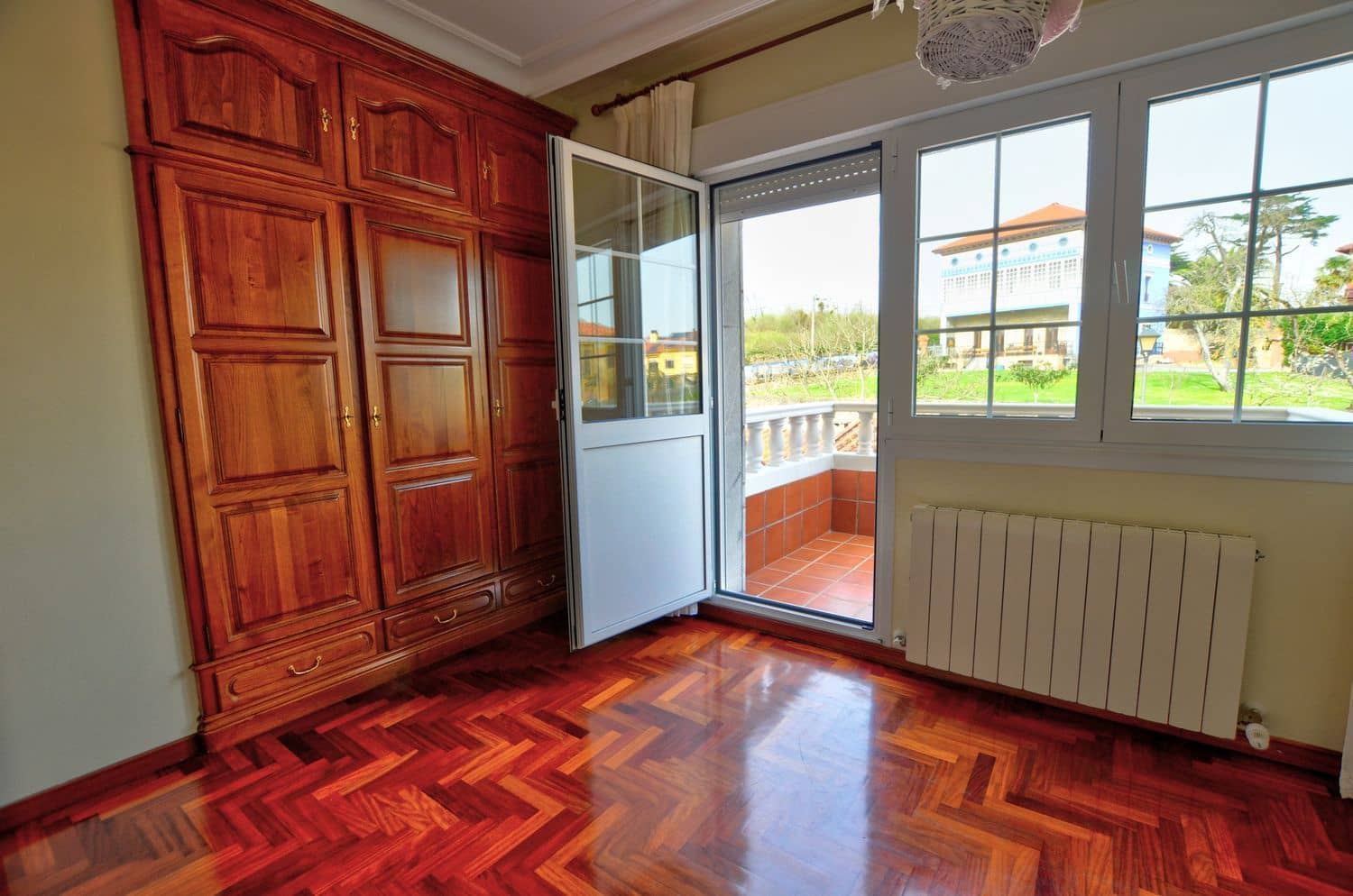 5 sovrum Villa till salu i Aviles med garage - 645 000 € (Ref: 9651089)