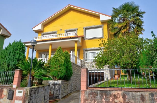 5 sovrum Villa till salu i Avilés med garage - 645 000 € (Ref: 9651089)