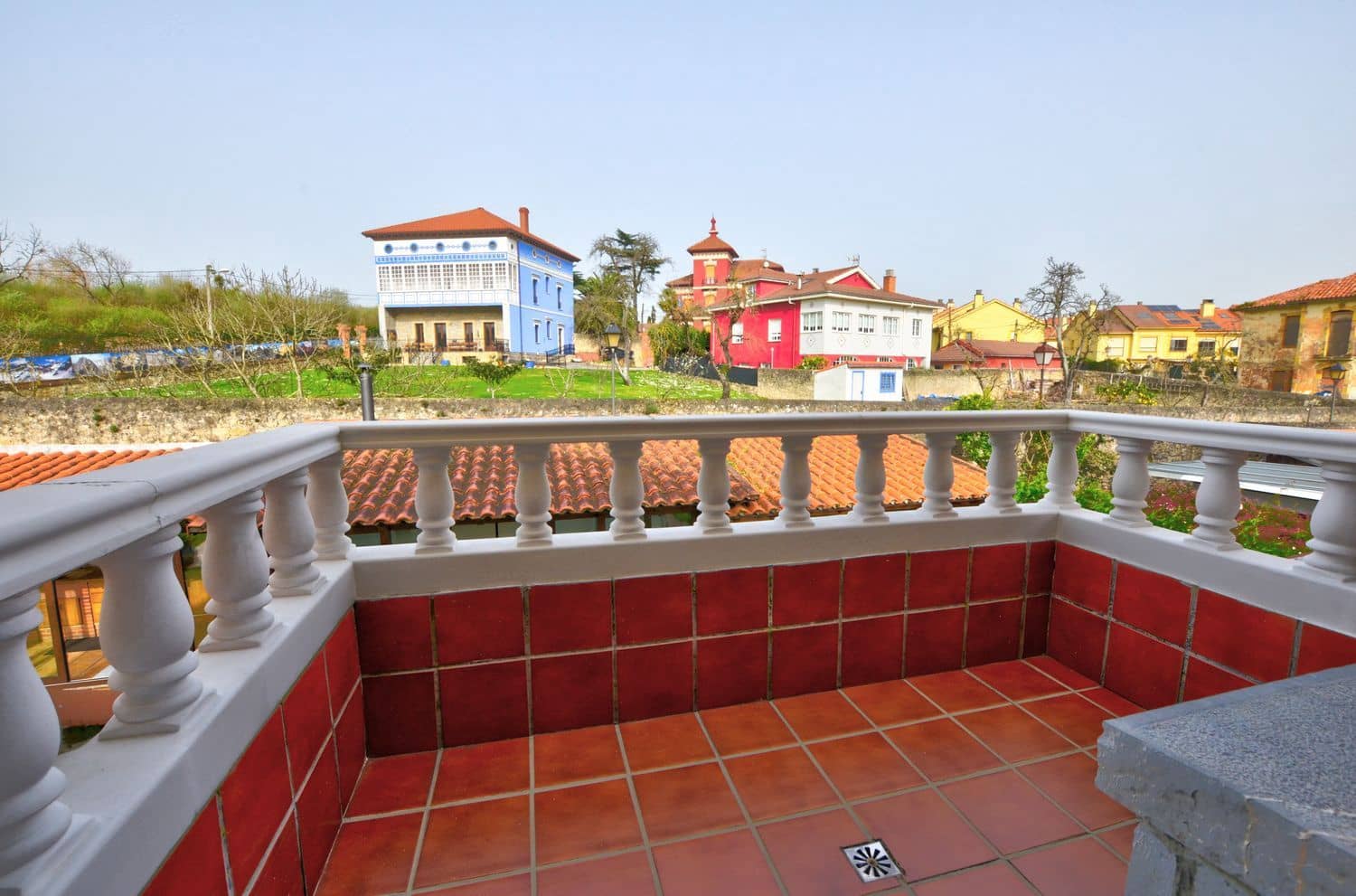 5 sovrum Villa till salu i Aviles med garage - 645 000 € (Ref: 9651089)