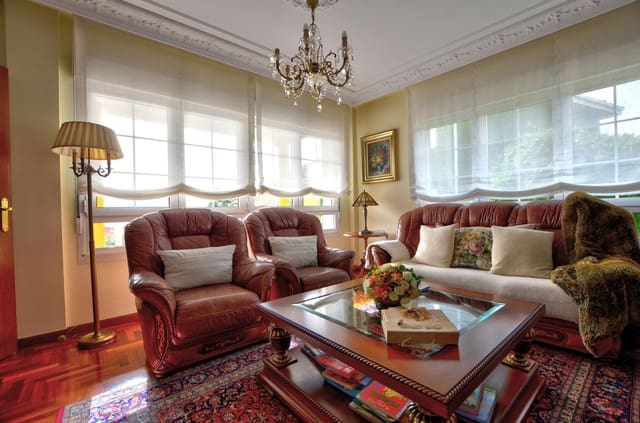 5 sovrum Villa till salu i Avilés med garage - 645 000 € (Ref: 9651089)