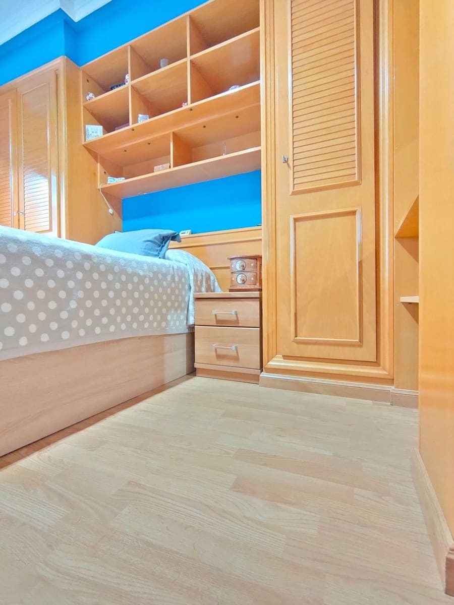 2 slaapkamer Appartement te koop in Gijon met garage - € 109.900 (Ref: 9655584)