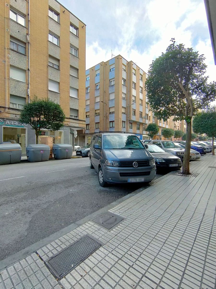 2 slaapkamer Appartement te koop in Gijon met garage - € 109.900 (Ref: 9655584)