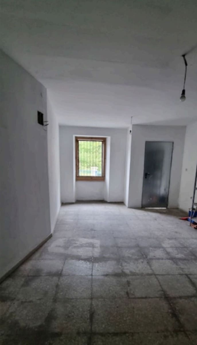 5 bedroom Apartment for sale in Cudillero with garage - € 165,000 (Ref: 9655585)