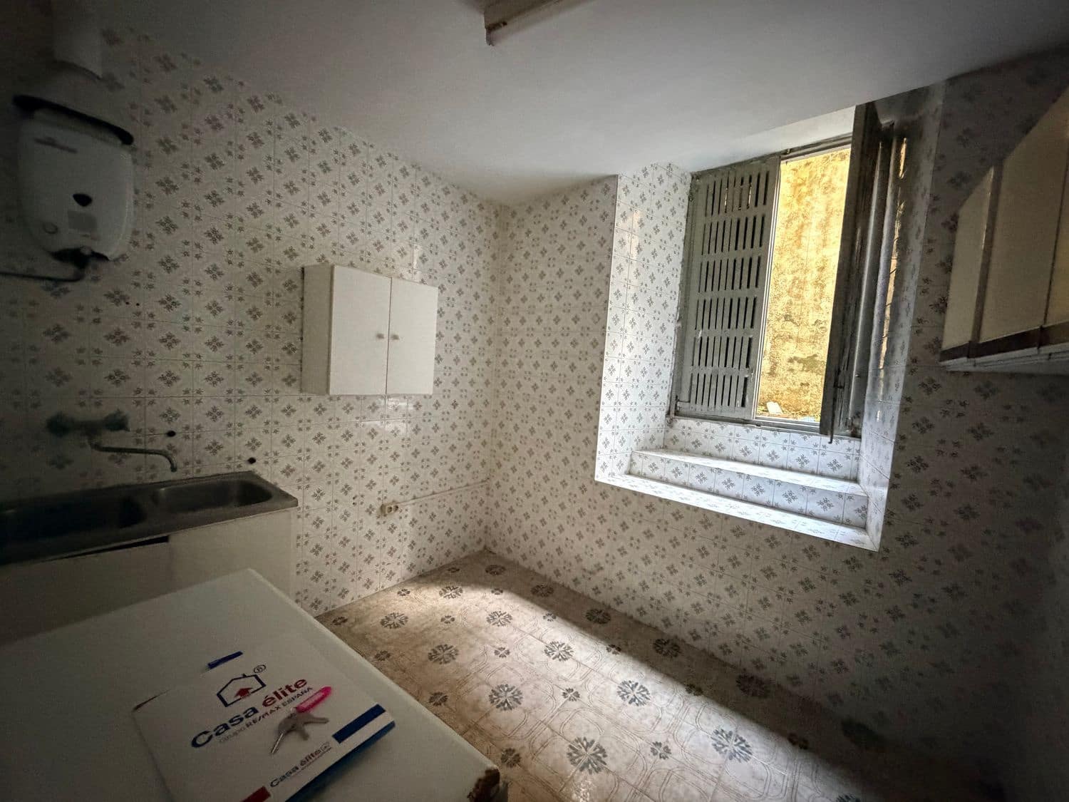 5 bedroom Apartment for sale in Cudillero with garage - € 165,000 (Ref: 9655585)