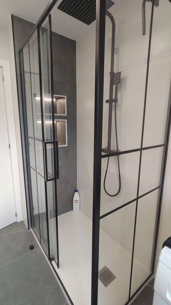 3 bedroom Apartment for rent in Gijon with garage - € 900 (Ref: 9658176)