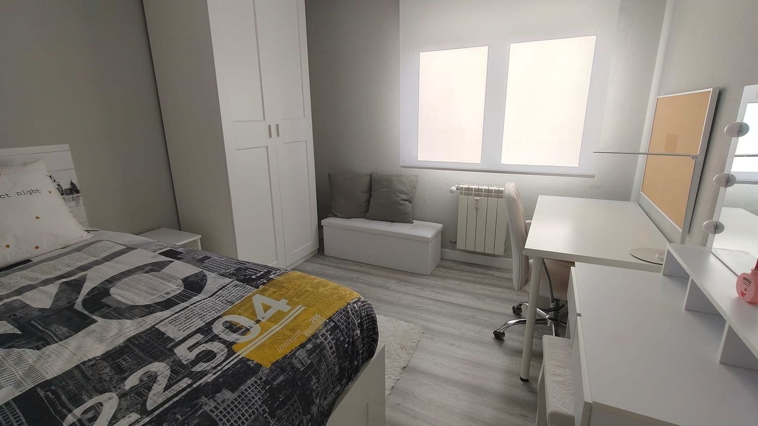 3 bedroom Apartment for rent in Gijon with garage - € 900 (Ref: 9658176)