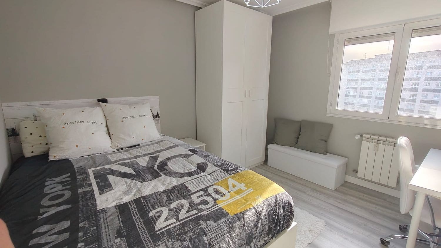 3 bedroom Apartment for rent in Gijon with garage - € 900 (Ref: 9658176)