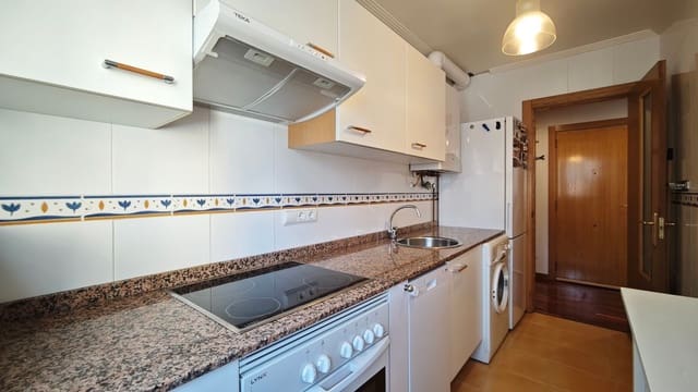 2 slaapkamer Appartement te koop in San Juan de la Arena, Soto del Barco met garage - € 149.000 (Ref: 9658178)