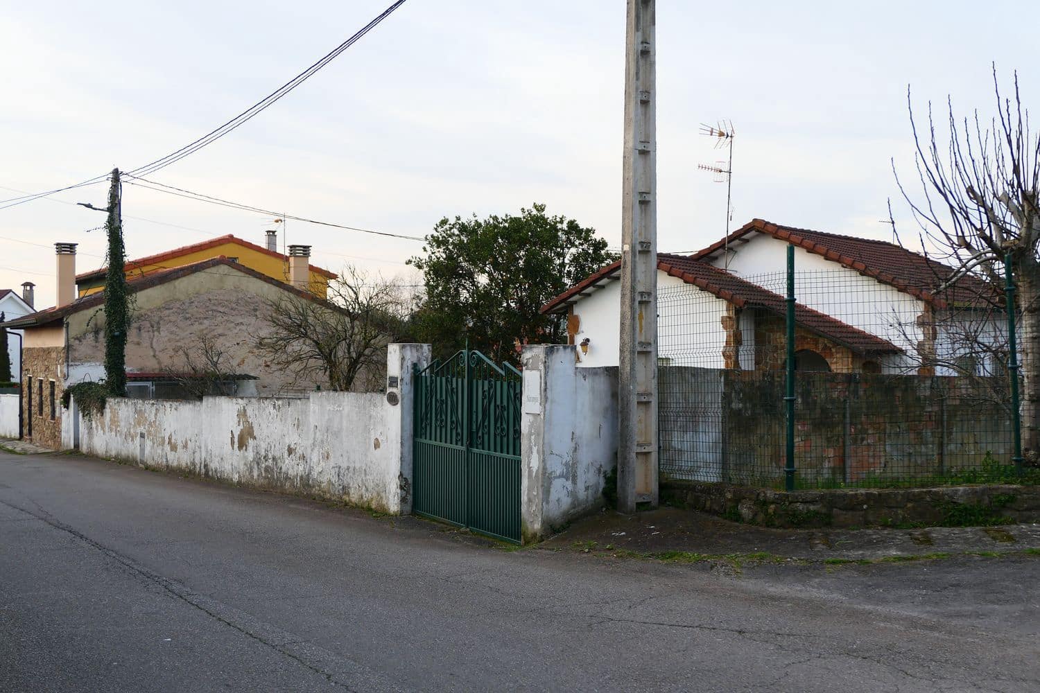 Chalet de 2 habitaciones en Gijón en venta con garaje - 400.000 € (Ref: 9658179)