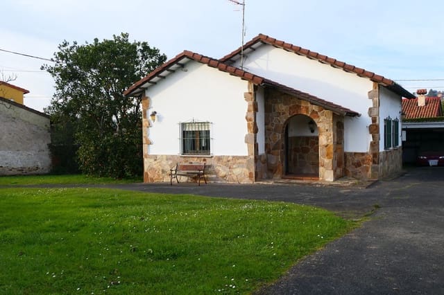 Chalet de 2 habitaciones en Gijón en venta con garaje - 400.000 € (Ref: 9658179)