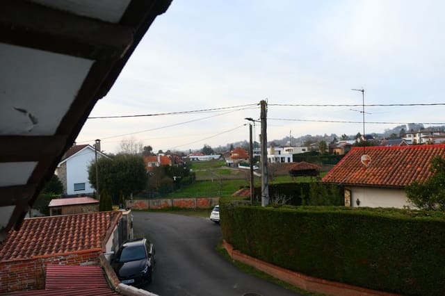 Chalet de 2 habitaciones en Gijón en venta con garaje - 400.000 € (Ref: 9658179)