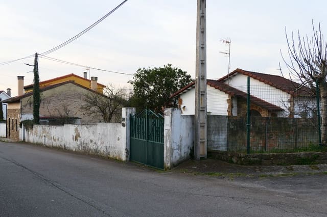 Chalet de 2 habitaciones en Gijón en venta con garaje - 400.000 € (Ref: 9658179)