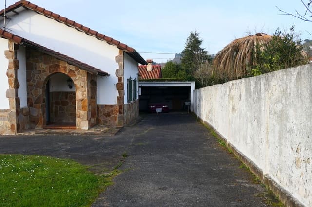 Chalet de 2 habitaciones en Gijón en venta con garaje - 400.000 € (Ref: 9658179)
