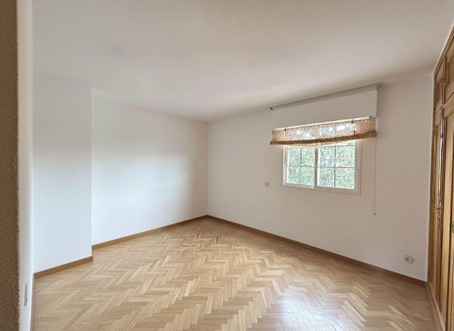 5 sypialnia Dom na sprzedaż w Las Rozas de Madrid z basenem garażem - 925 000 € (Ref: 9660829)