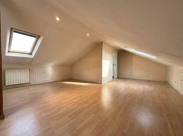 5 sypialnia Dom na sprzedaż w Las Rozas de Madrid z basenem garażem - 925 000 € (Ref: 9660829)