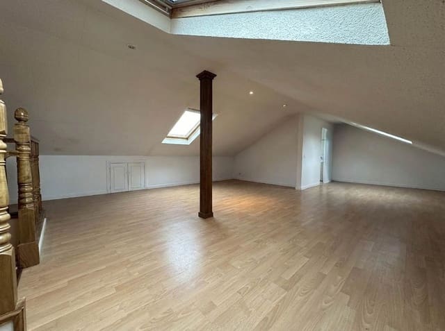 5 sypialnia Dom na sprzedaż w Las Rozas de Madrid z basenem garażem - 925 000 € (Ref: 9660829)