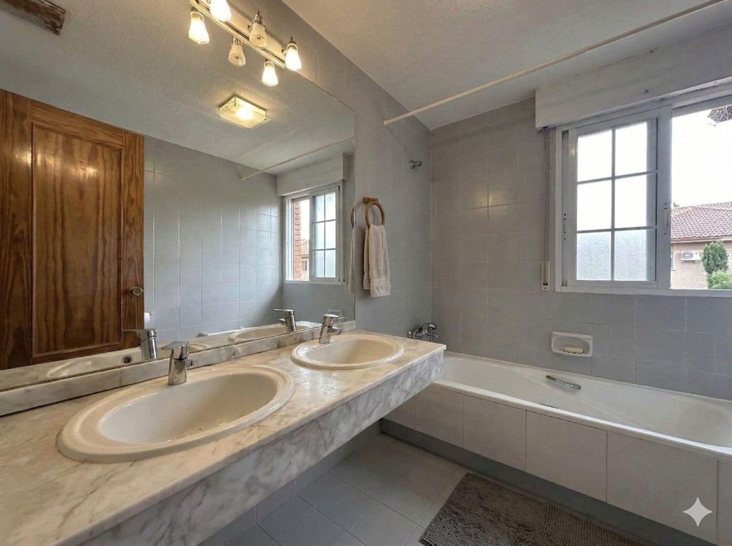 5 bedroom Townhouse for sale in Las Rozas de Madrid with pool garage - € 925,000 (Ref: 9660829)